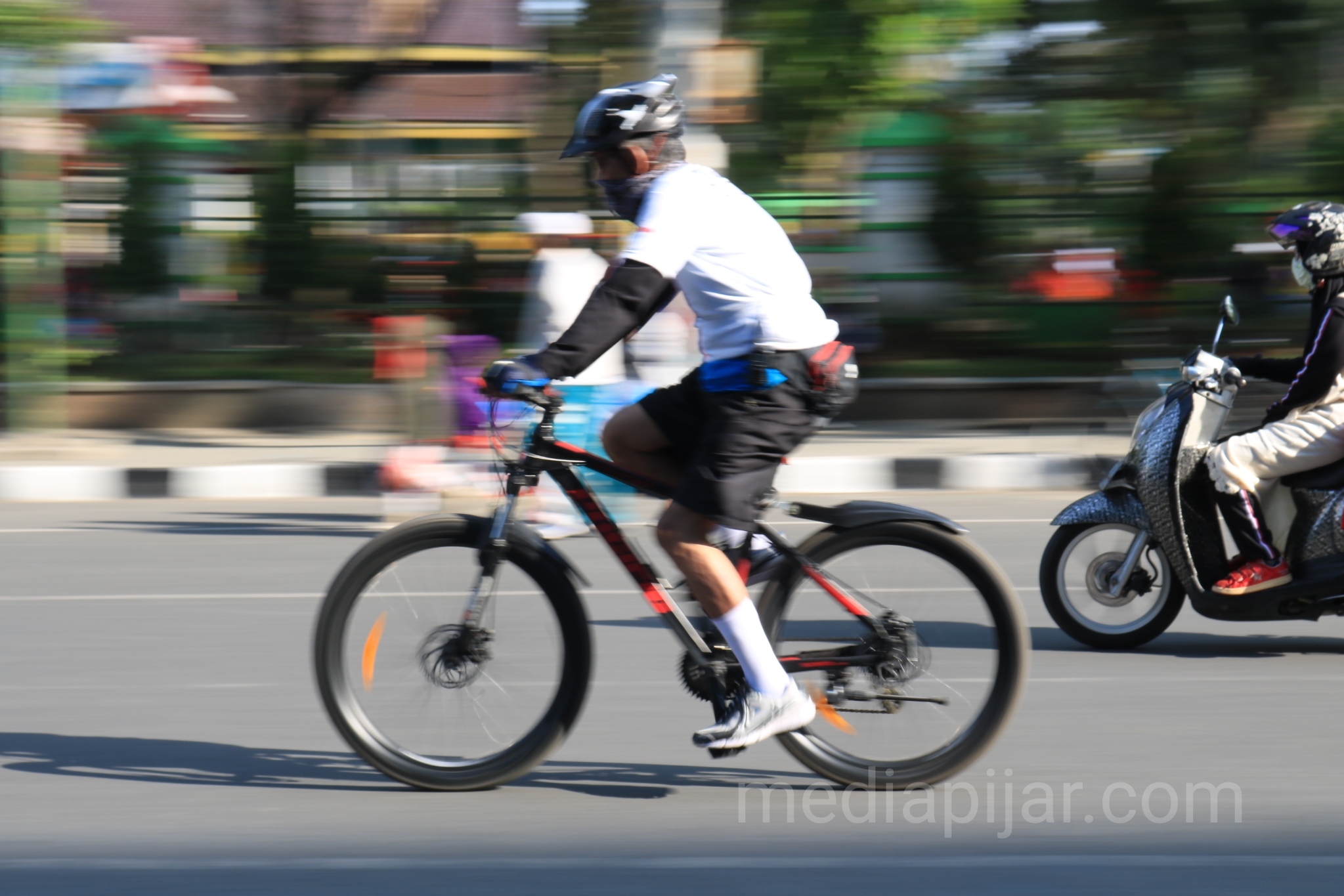Mari bersepeda setiap pagi dan selalu budayakan hidup sehat. (Fotografer: Dwi Harizki)  